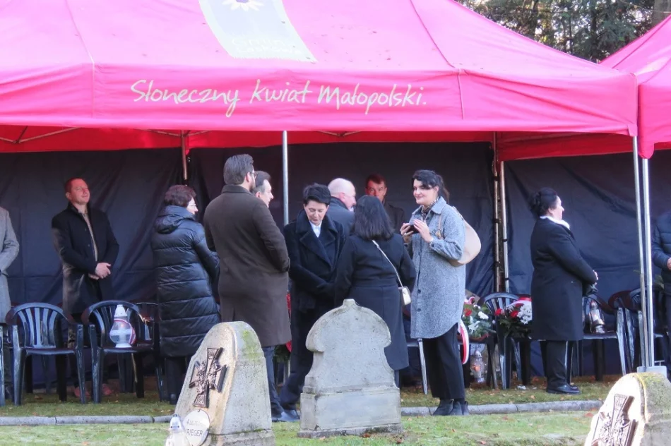 Młodzieżowy Rajd Turystyczny i uroczystości niepodległościowe - zdjęcie 13
