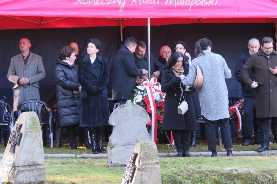 Młodzieżowy Rajd Turystyczny i uroczystości niepodległościowe - zdjęcie 20