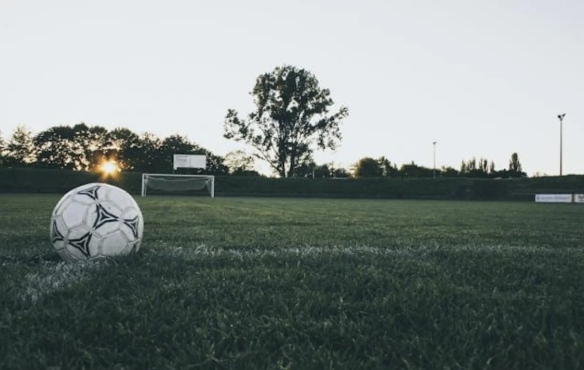 https://www.pexels.com/photo/sky-sunset-field-sunrise-114296/