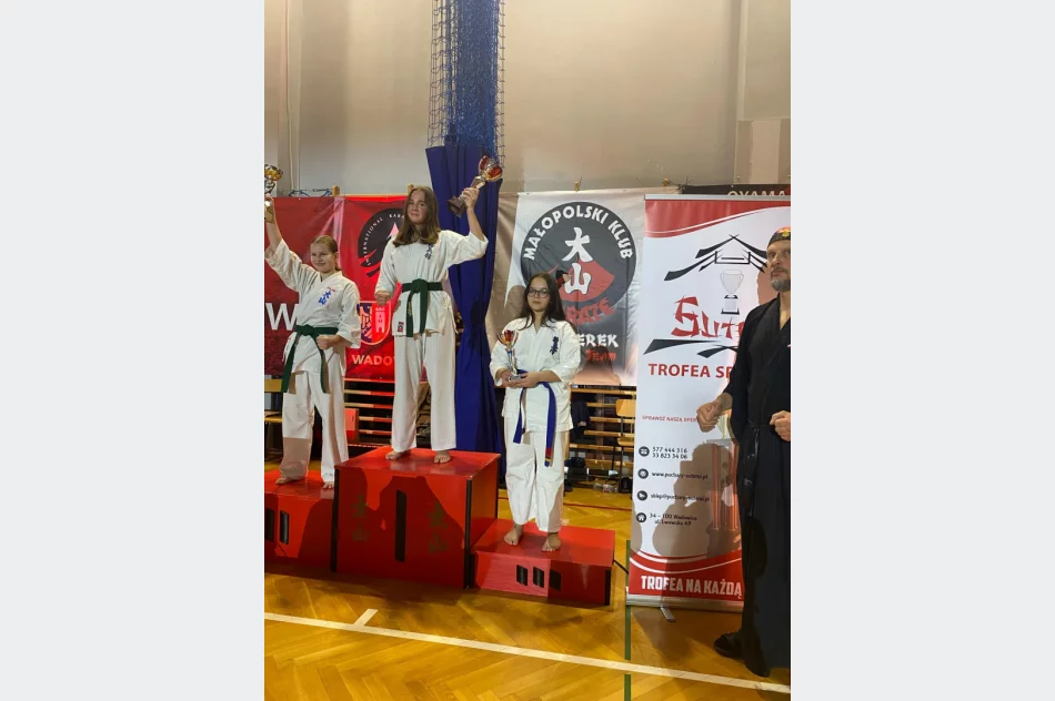 7 medali zdobyli zawodnicy Limanowskiego Klubu Kyokushin Karate na Turnieju Oyama Karate w Wadowicach - zdjęcie 6