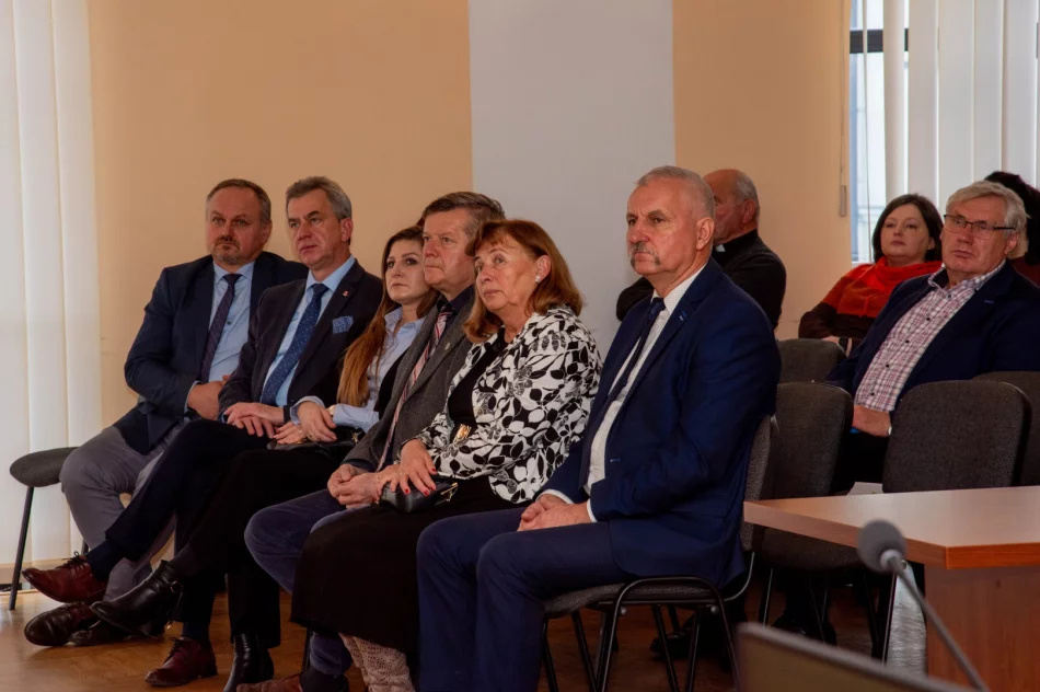 Odbyła się konferencja naukowa z okazji 80. rocznicy śmierci ks. Kazimierza Łazarskiego - zdjęcie 12