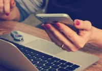 Psycholog: świąteczny “cyfrowy detoks” jest niezbędny dla higieny psychicznej - zdjęcie główne