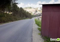 Garaż prawie na drodze - zdjęcie główne