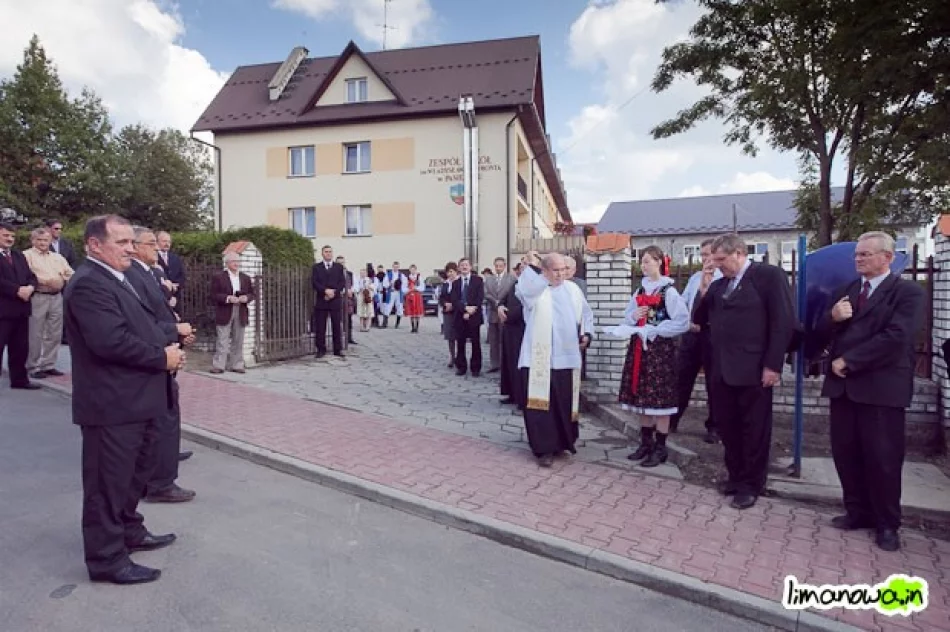 Garaż prawie na drodze - zdjęcie 2