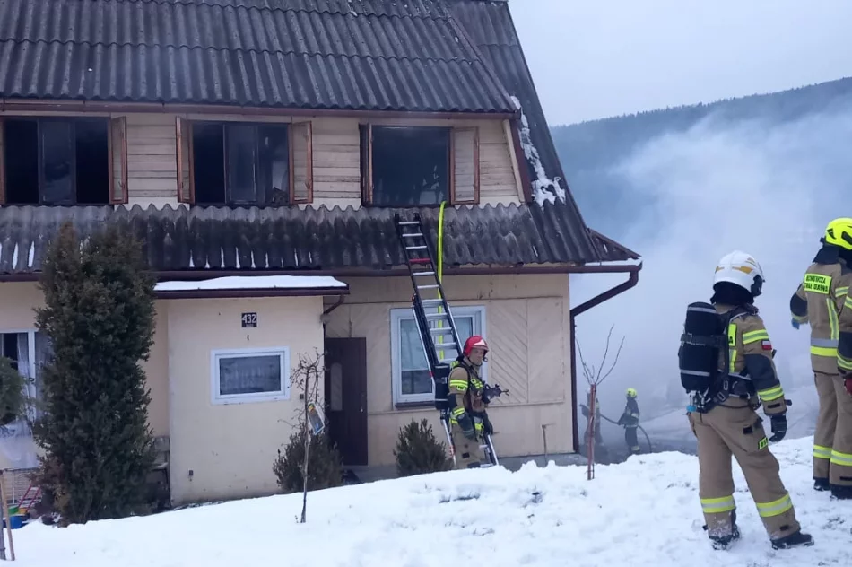 Pożar rozprzestrzenił się na dom - zdjęcie 4