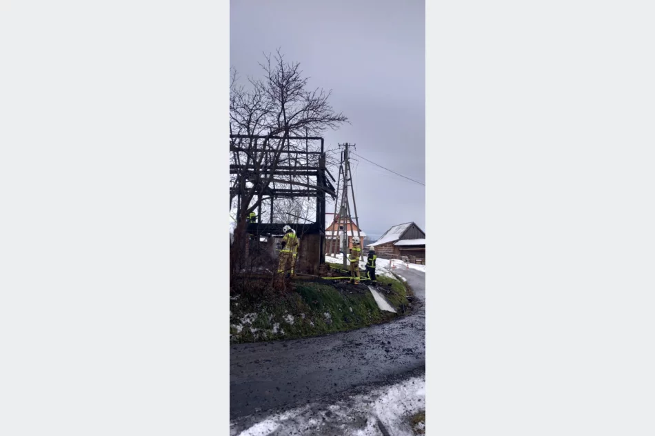 Pożar rozprzestrzenił się na dom - zdjęcie 10
