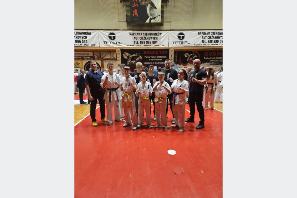 4 medale na Pucharze Polski Oyama PFK w Tarnobrzegu dla zawodników Limanowskiego Klubu Kyokushin Karate - zdjęcie 2