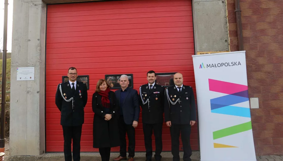 Zakończył się II etap rozbudowy budynku remizy OSP Limanowa, jednostki OSP Limanowa i OSP Łososina Górna z nowym sprzętem ratowniczo-bojowym - zdjęcie 1