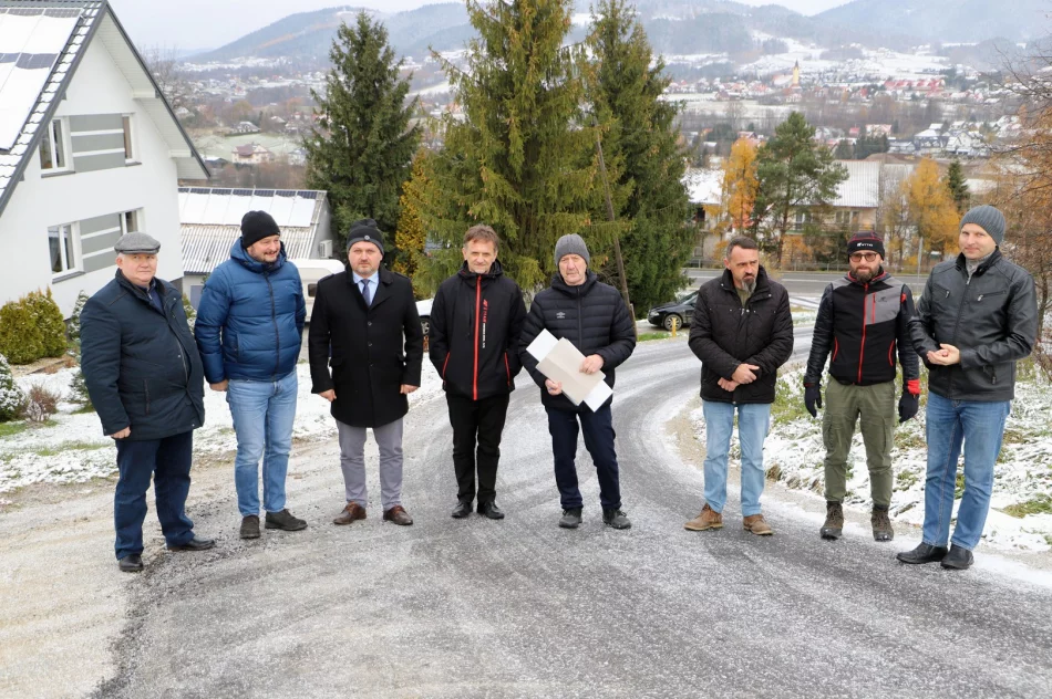 Kolejne wyremontowane odcinki dróg w Mordarce i Męcinie - zdjęcie 2