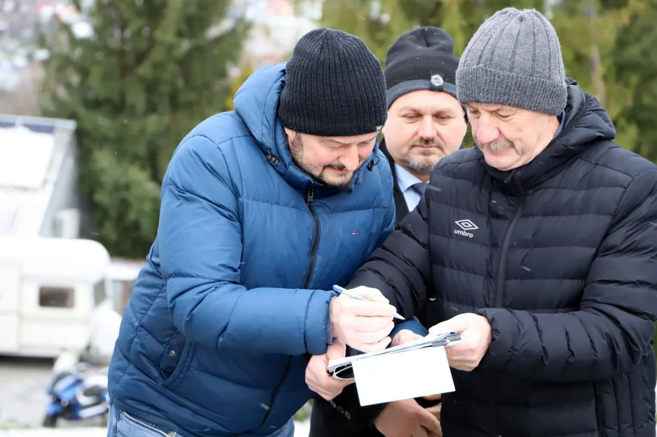 Kolejne wyremontowane odcinki dróg w Mordarce i Męcinie - zdjęcie 4