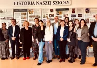 Wizyta polskich i łotewskich delegacji ministerstw, urzędu i stowarzyszeń w ZSP nr 4 - zdjęcie główne