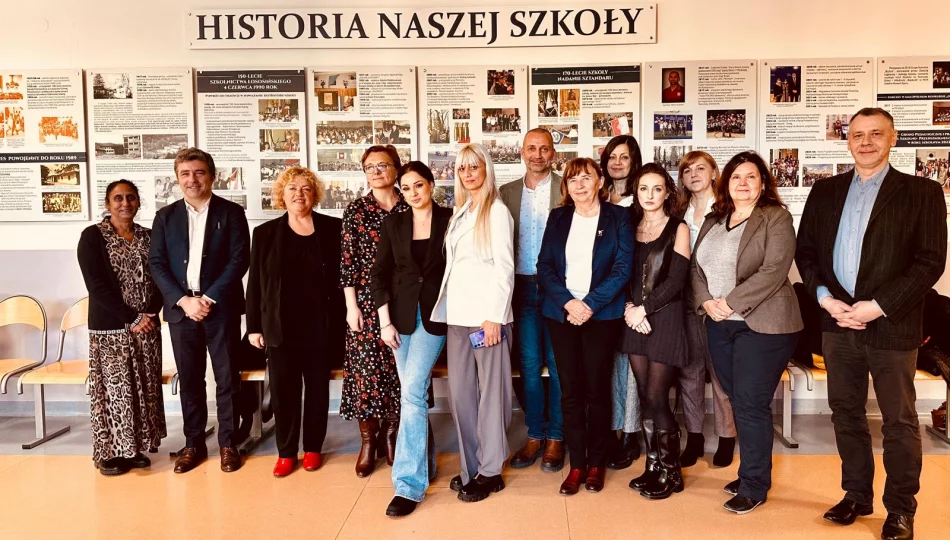 Wizyta polskich i łotewskich delegacji ministerstw, urzędu i stowarzyszeń w ZSP nr 4 - zdjęcie 1