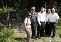Żydzi przyjeżdżają na groby pomordowanych przodków - zdjęcie główne