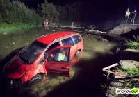 Pijany wjechał do ujęcia wody - zdjęcie główne