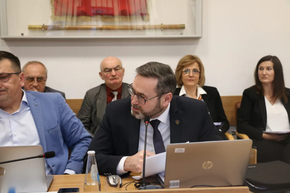 29 listopada| IX Sesja Rady Miasta Limanowa - zdjęcie 17