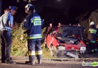 Pijany wjechał w dwa drzewa - zdjęcie główne