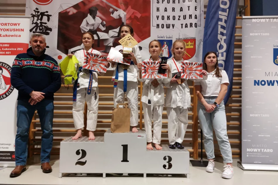 21 medali wywalczyli pod Tatrami karatecy ARS Limanowa – JONIEC Team - zdjęcie 17