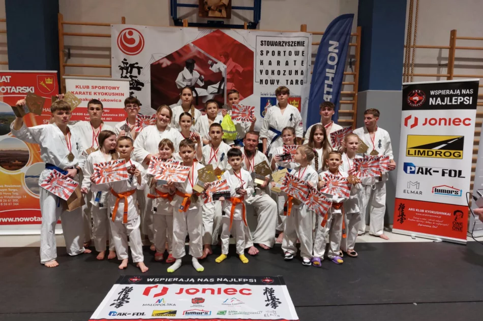 21 medali wywalczyli pod Tatrami karatecy ARS Limanowa – JONIEC Team - zdjęcie 19
