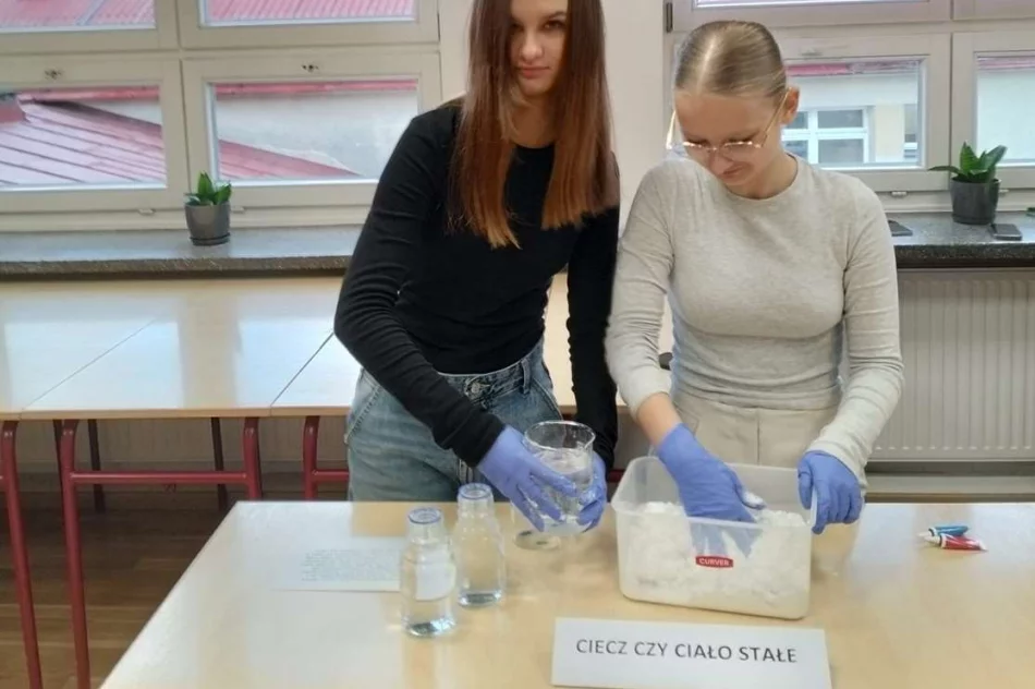 Dzień z Fizyką w SP nr 2 w Limanowej - zdjęcie 10