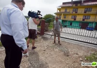 Dramat kobiety ciągnącej pług - film - zdjęcie główne