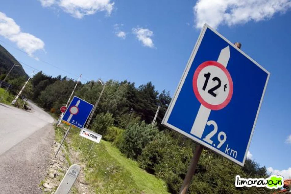 Prywatny objazd drogi wojewódzkiej - zdjęcie 3