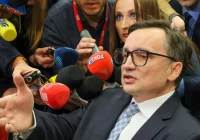 Ziobro, spóźniony 20 min., zjawił się na posiedzeniu sejmowej komisji regulaminowej - zdjęcie główne
