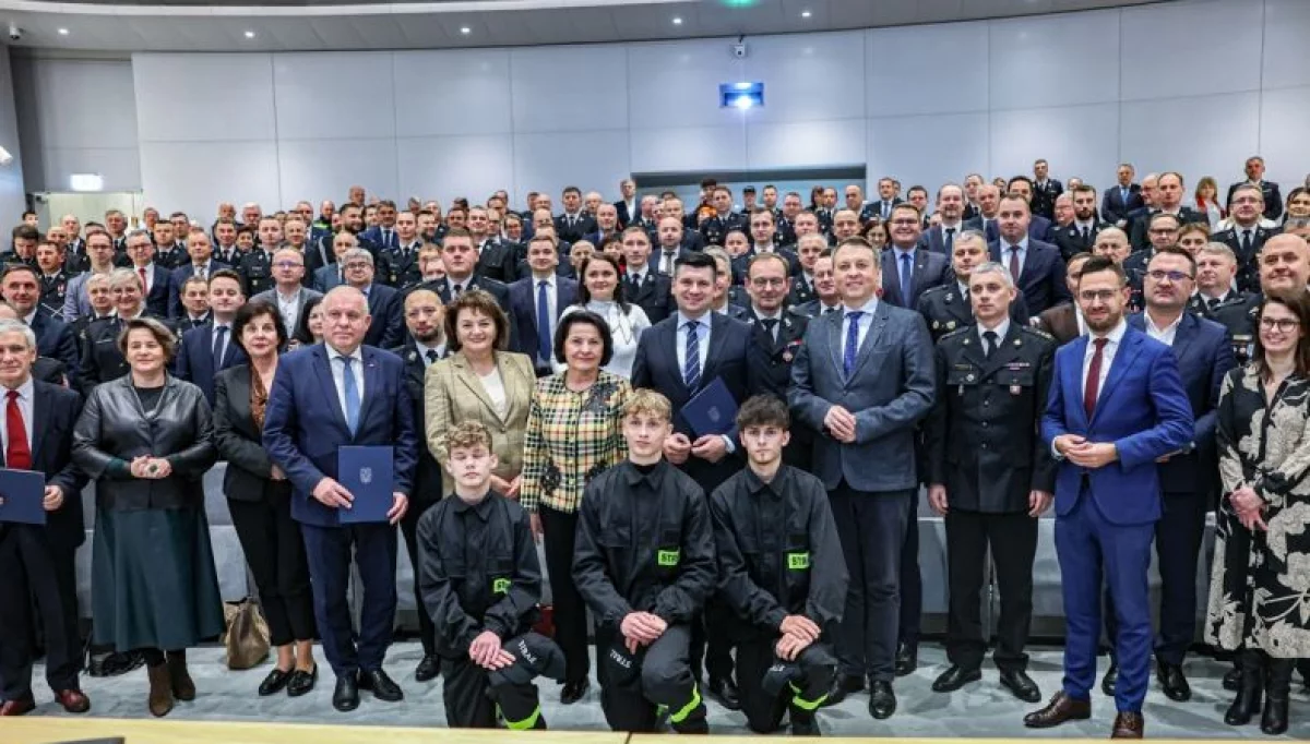 Umowy na dofinansowanie dla OSP/fot.: UMWM