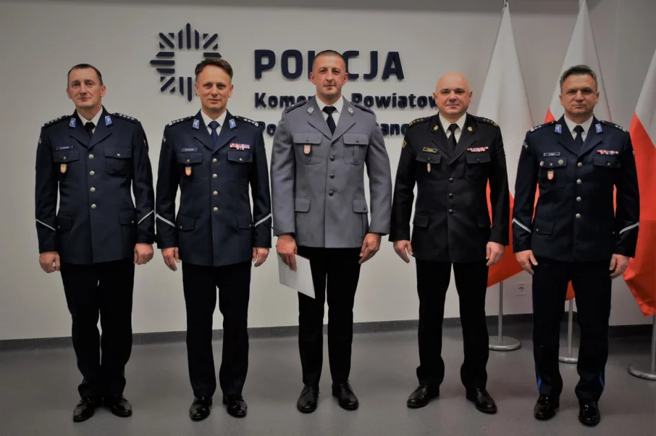 Uratował życie 69-latki. Policjant doceniony przez przełożonych - zdjęcie 6
