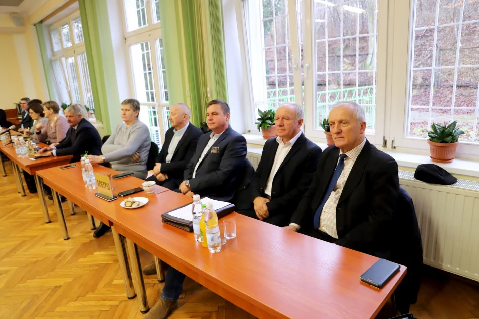 V sesja Rady Gminy Limanowa XI kadencji - zdjęcie 16