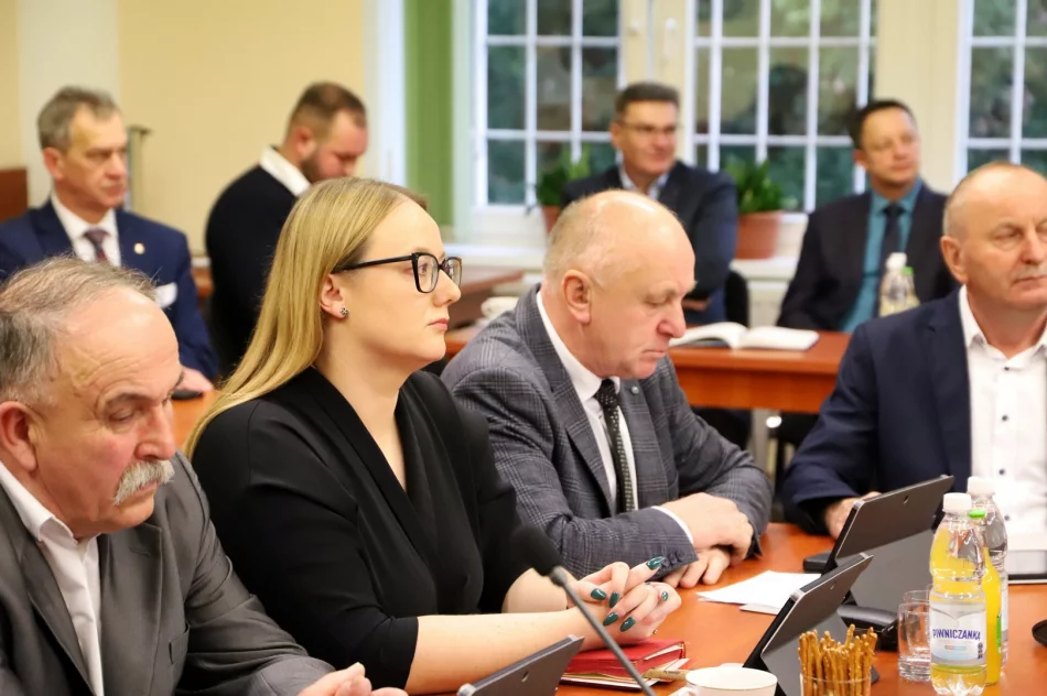 Rekordowy budżet po stronie dochodów i inwestycji z redukcją długu do zera - zdjęcie 5
