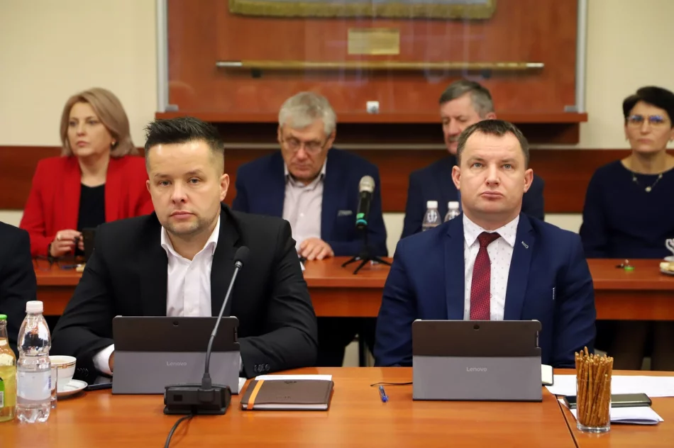 Rekordowy budżet po stronie dochodów i inwestycji z redukcją długu do zera - zdjęcie 13