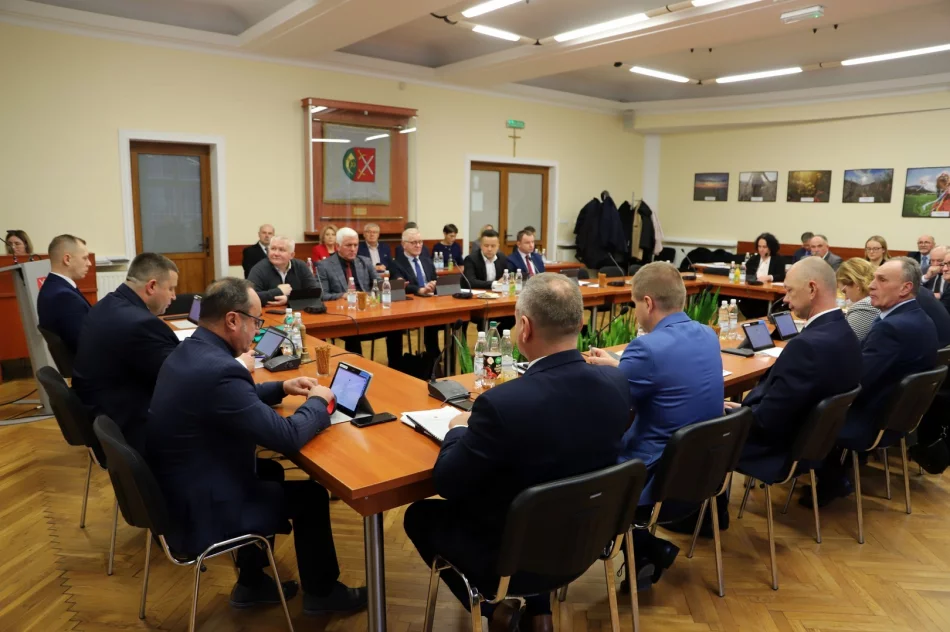 Rekordowy budżet po stronie dochodów i inwestycji z redukcją długu do zera - zdjęcie 16