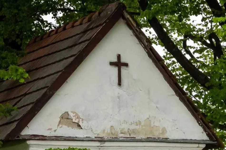 Zakończono remont dachu kapliczki  - zdjęcie 9