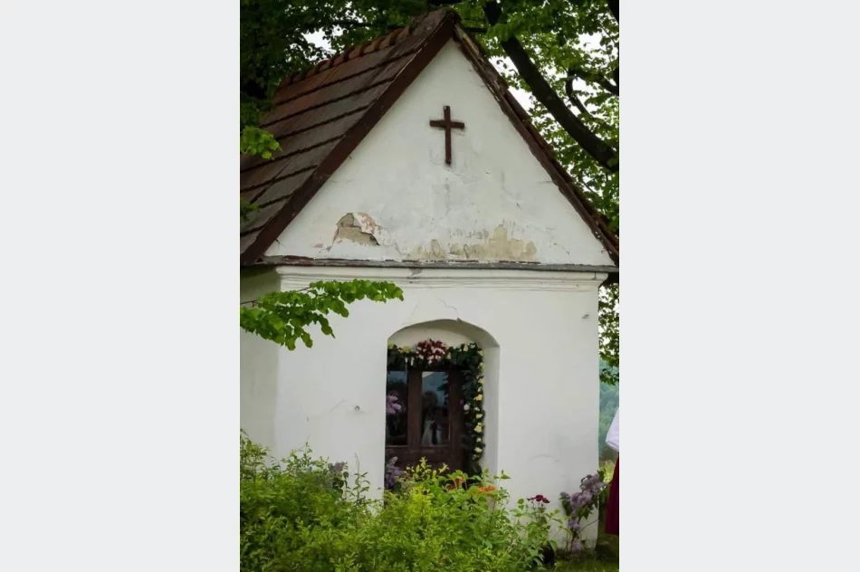 Zakończono remont dachu kapliczki  - zdjęcie 10