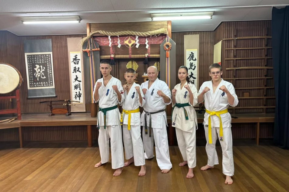 Limanowscy karatecy po wyprawie do Tokio. Arkadiusz Sukiennik srebrnym medalistą Pucharu Świata Karate Kyokushin. - zdjęcie 6