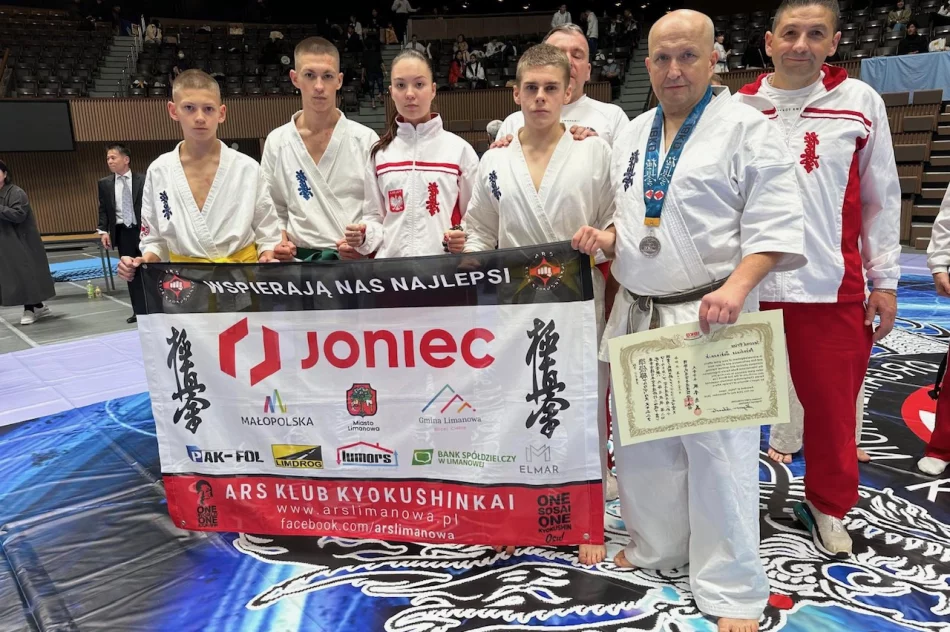 Karatecy ARS Limanowa walczyli w Tokio – Arkadiusz Sukiennik srebrnym medalistą Pucharu Świata Karate Kyokushin - zdjęcie 5