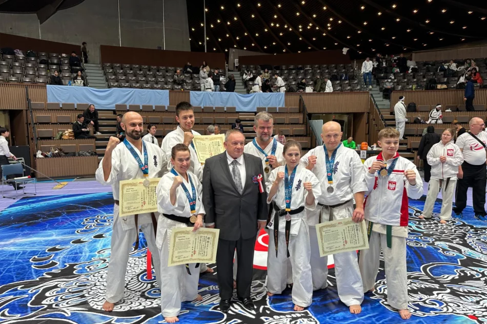 Karatecy ARS Limanowa walczyli w Tokio – Arkadiusz Sukiennik srebrnym medalistą Pucharu Świata Karate Kyokushin - zdjęcie 11