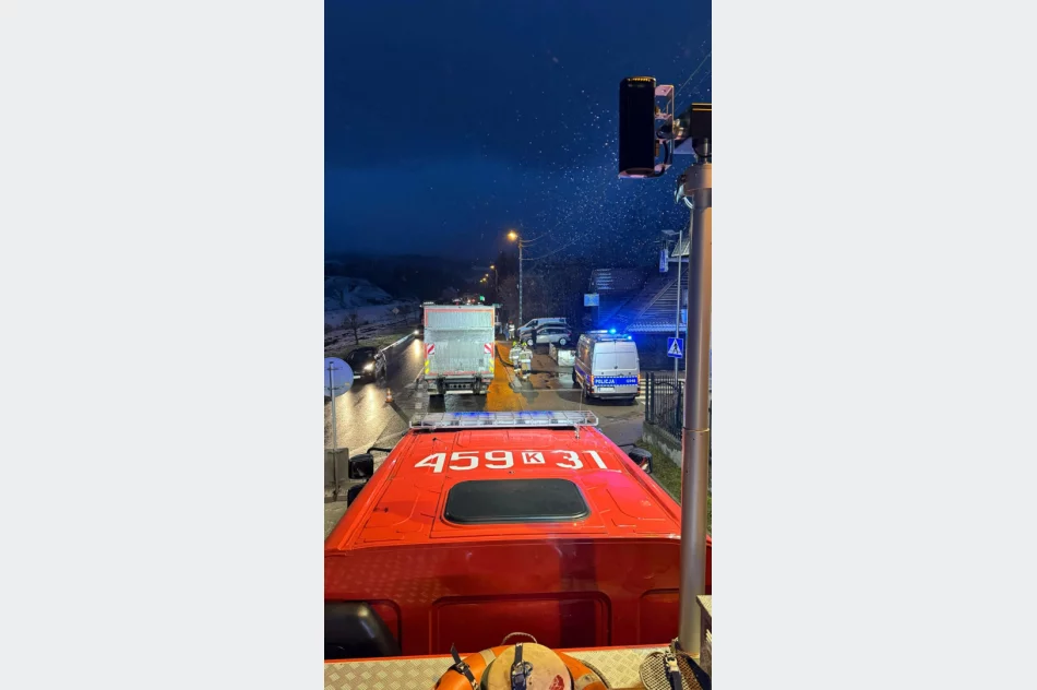 Zderzenie ciężarówki z osobówką - zdjęcie 3