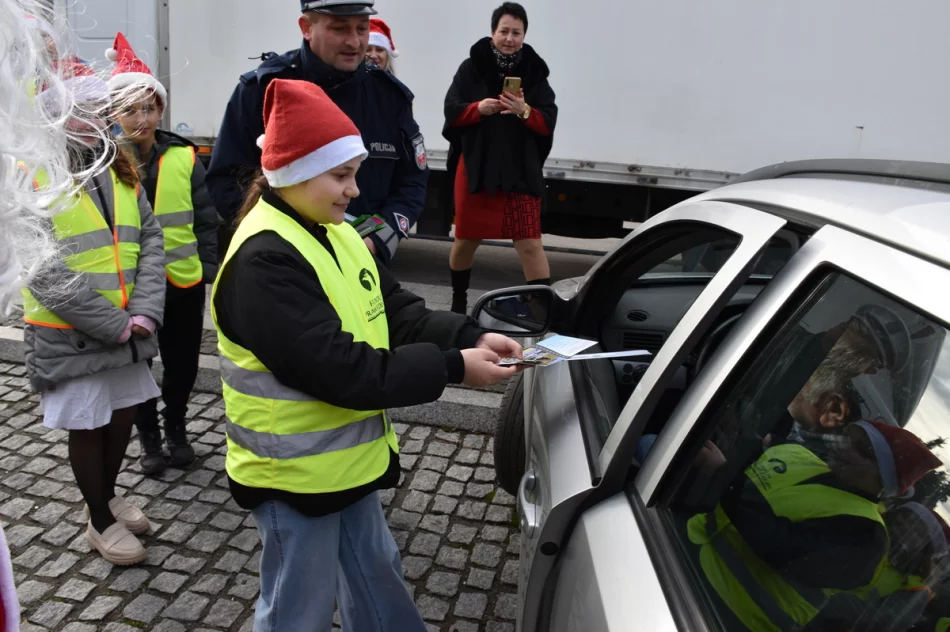 Mikołaj, policjanci i uczniowie kontrolowali kierowców - zdjęcie 7