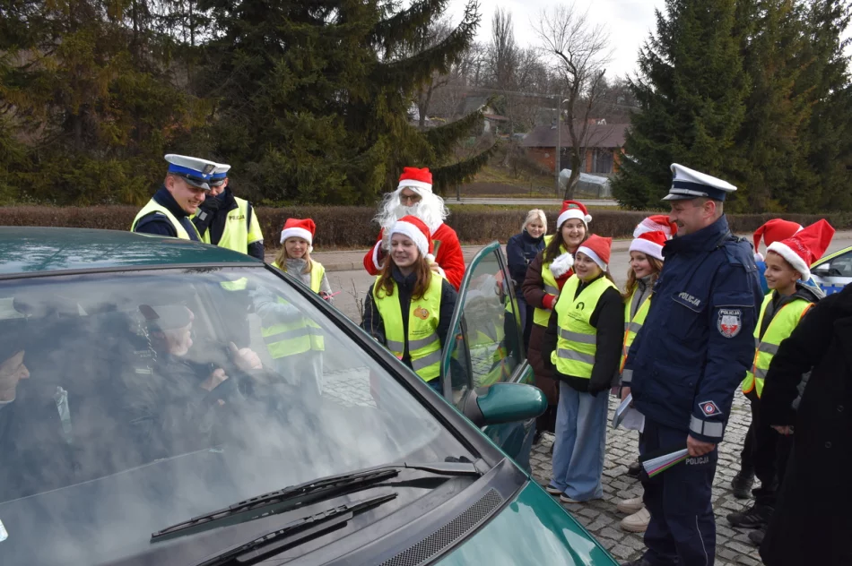 Mikołaj, policjanci i uczniowie kontrolowali kierowców - zdjęcie 8
