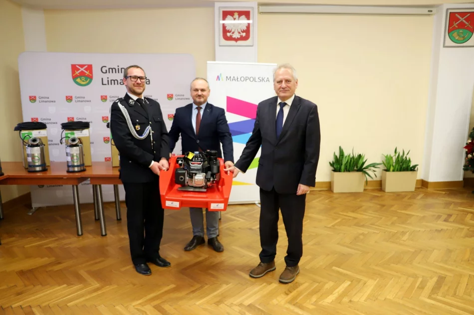 Uroczyste przekazanie pomp 8 jednostkom OSP z gminy Limanowa - zdjęcie 20