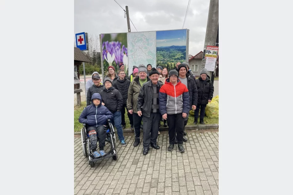 Jesienna akcja sprzątania gminy - zdjęcie 9