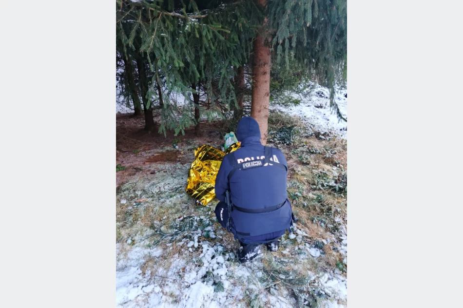 Policjanci uratowali mężczyznę przed zamarznięciem w lesie - zdjęcie 2