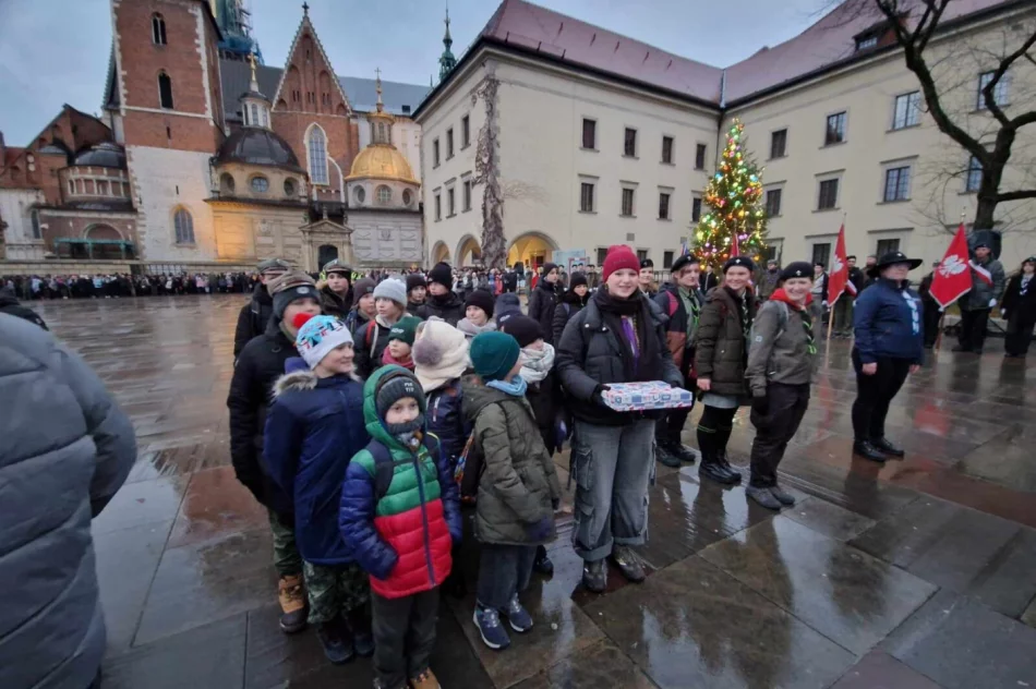 Harcerze z „Jedynki” zwyciężyli w grze miejskiej. Przywieźli Betlejemskie Światło Pokoju - zdjęcie 8