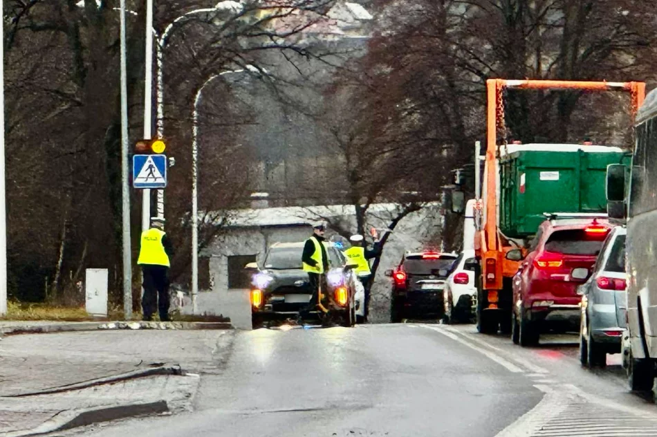 Potrącenie na przejściu i korki w całym mieście - zdjęcie 3