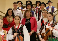Hej kolęda! kolędnicy ze szkół średnich w Urzędzie Miasta Limanowa - zdjęcie główne