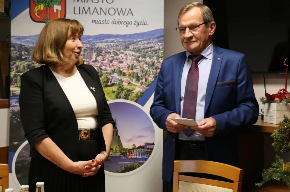 Z kolędą do Urzędu Miasta przybyli uczniowie Szkoły Podstawowej nr 2 w Limanowej - zdjęcie 4