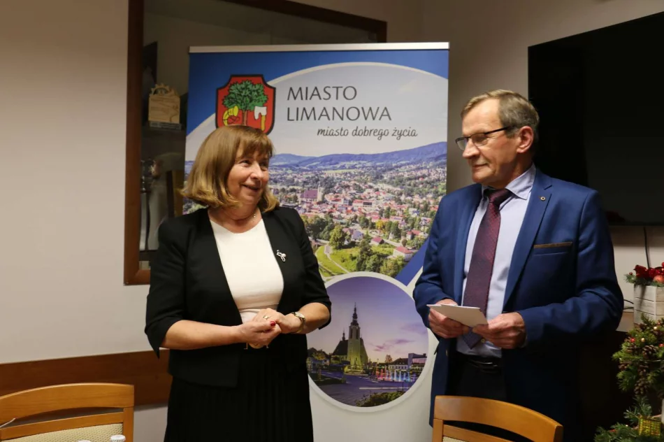 Z kolędą do Urzędu Miasta przybyli uczniowie Szkoły Podstawowej nr 2 w Limanowej - zdjęcie 11
