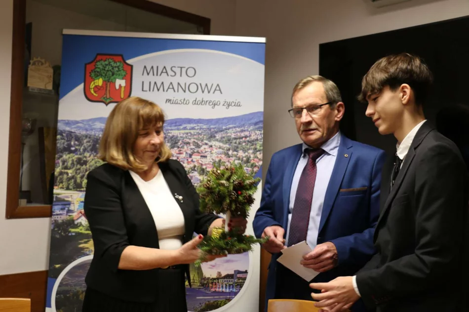 Z kolędą do Urzędu Miasta przybyli uczniowie Szkoły Podstawowej nr 2 w Limanowej - zdjęcie 12