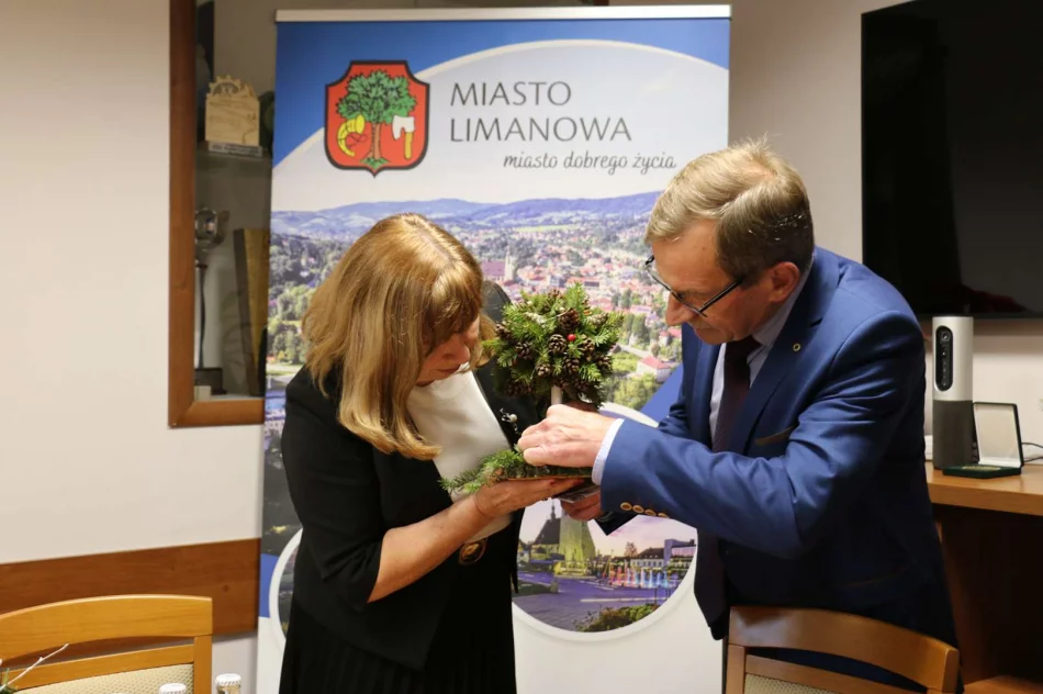 Z kolędą do Urzędu Miasta przybyli uczniowie Szkoły Podstawowej nr 2 w Limanowej - zdjęcie 14